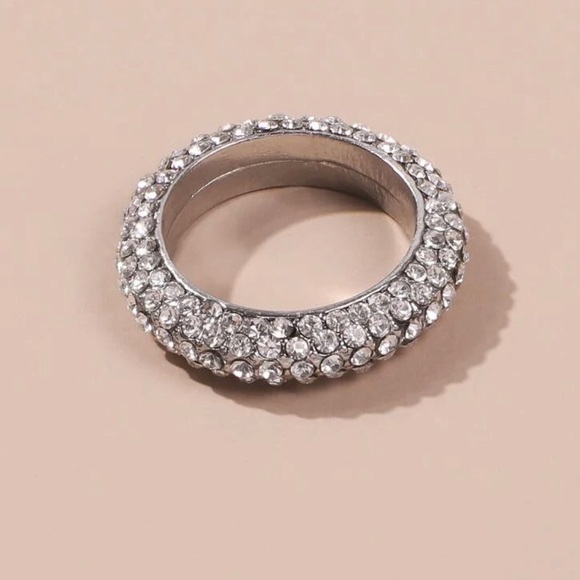 NEW!! Rhinestone Ring - Picture 3 of 3